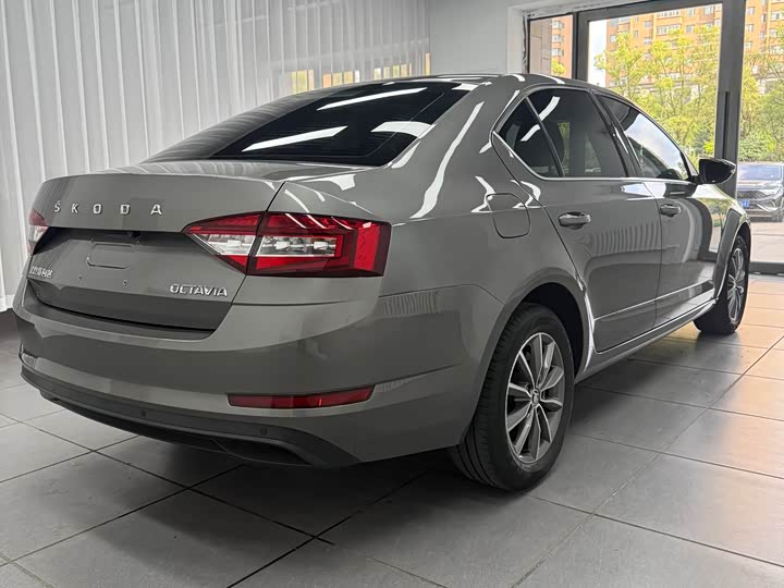 Skoda Octavia Pro, 2022 — фото 4 из 9