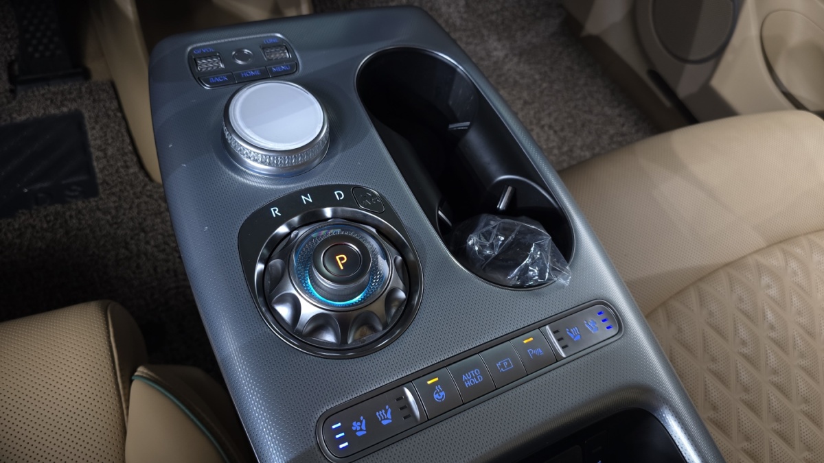 Genesis GV60, 2023 — фото 8 из 12