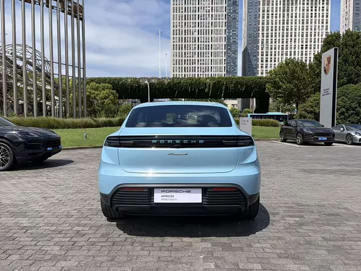 Porsche Macan EV, 2024 — фото 8 из 9