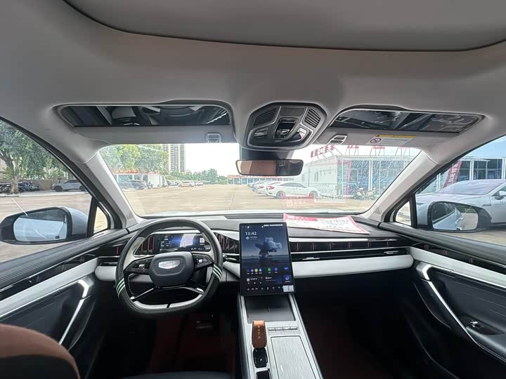 Geely Atlas L, 2025 — фото 6 из 9