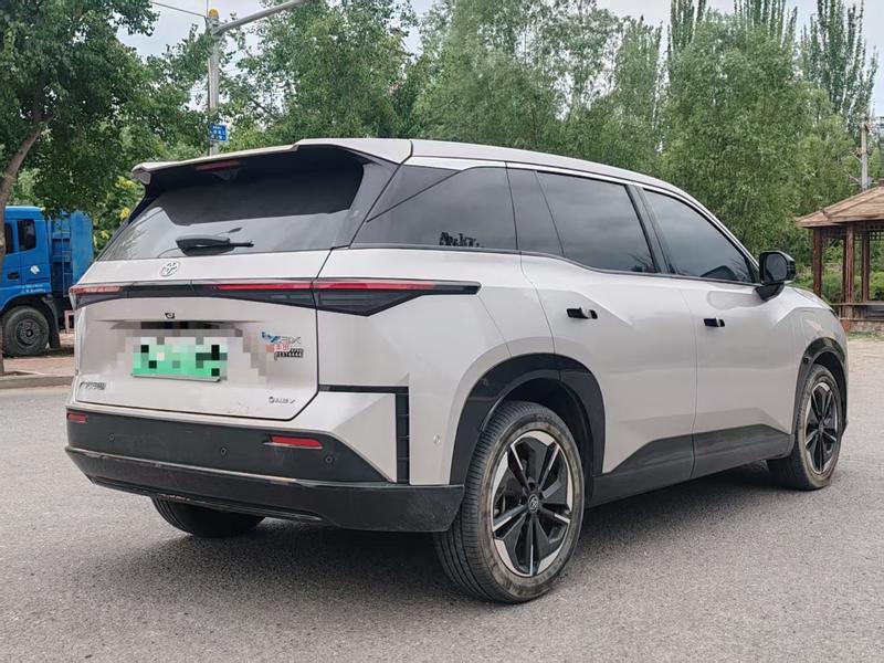 Toyota bZ3X, 2025 — фото 6 из 10