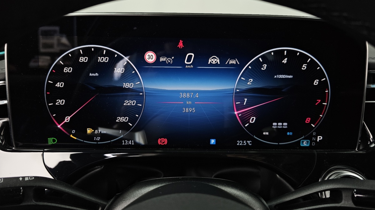 Mercedes-Benz E-Class, 2025 — фото 8 из 12