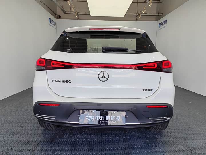 Mercedes-Benz EQA, 2023 — фото 5 из 9