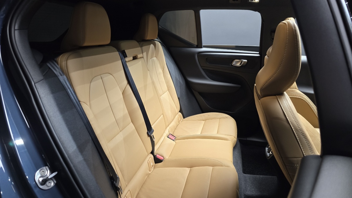 Volvo XC40, 2021 — фото 10 из 12
