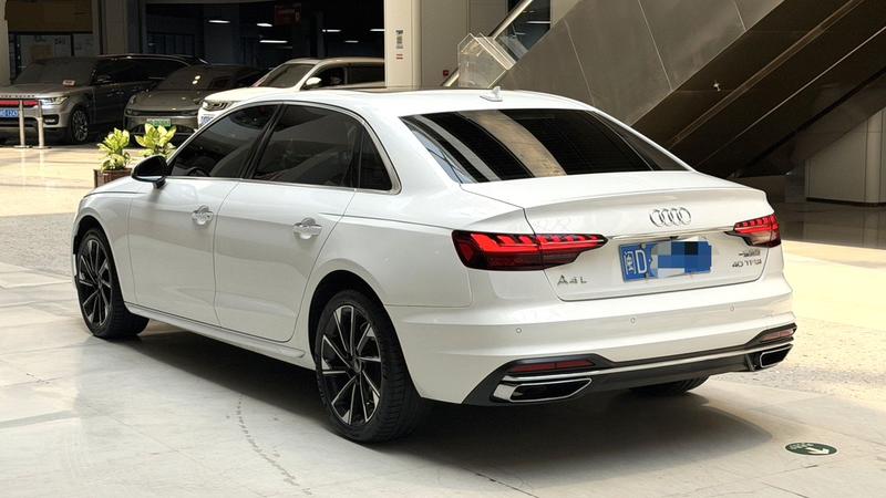 Audi A4L, 2022 — фото 4 из 10