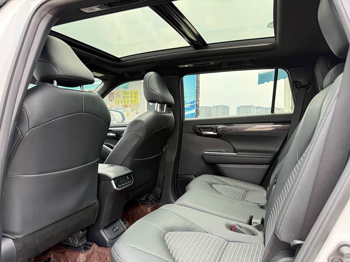 Toyota Crown Kluger, 2023 — фото 5 из 9