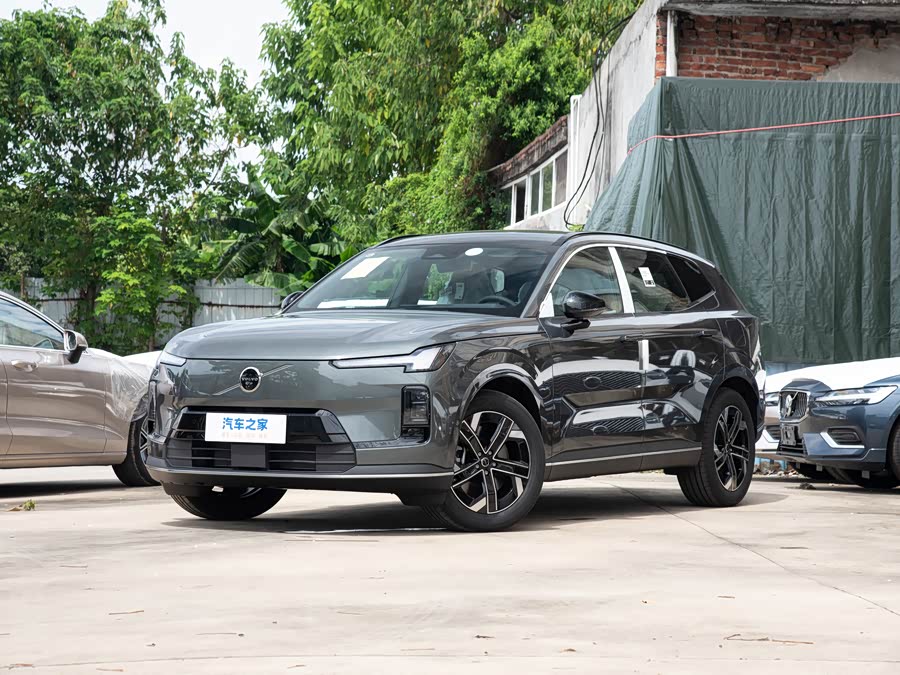Volvo XC70 Hybrid, 2026 — купить в Иванове под ключ