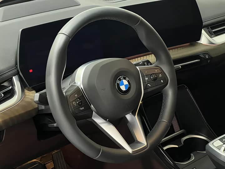 BMW X1, 2023 — фото 8 из 9