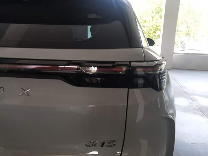 BAIC Arcfox Alpha T5, 2025 — фото 8 из 9