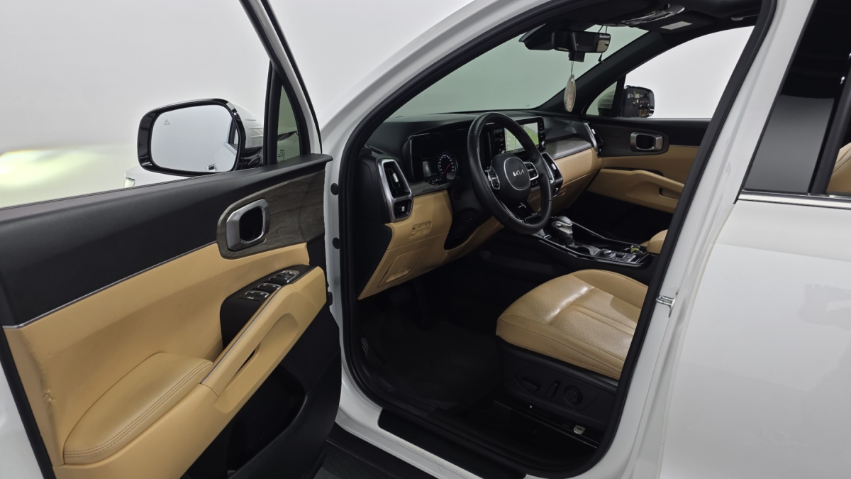 Kia Sorento, 2022 — фото 10 из 12
