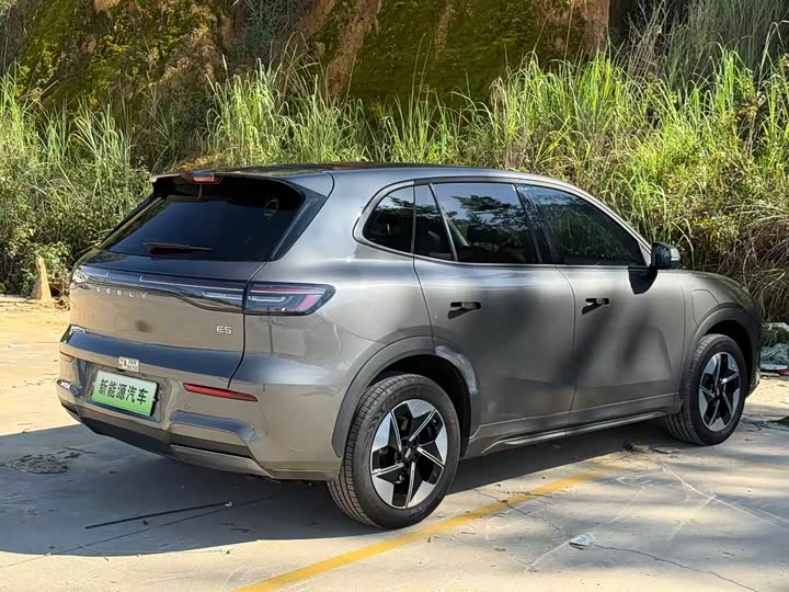 Geely Galaxy E5, 2025 — фото 7 из 9