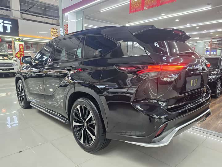 Toyota Crown Kluger, 2023 — фото 5 из 9