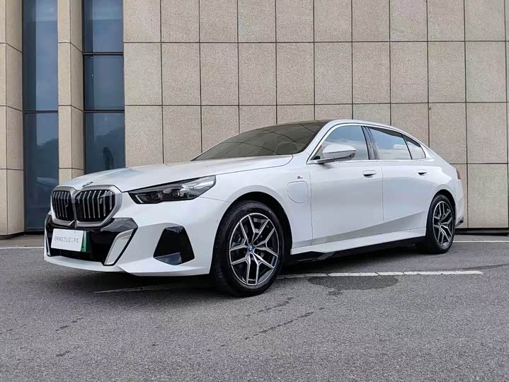 BMW i5, 2025 — купить в Липецке под ключ