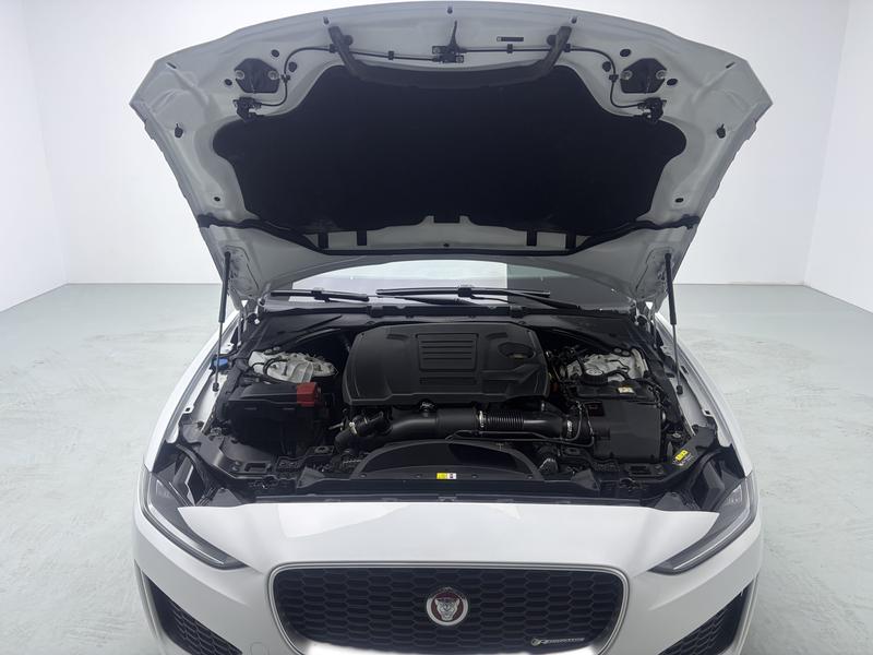 Jaguar XE L, 2023 — фото 12 из 12