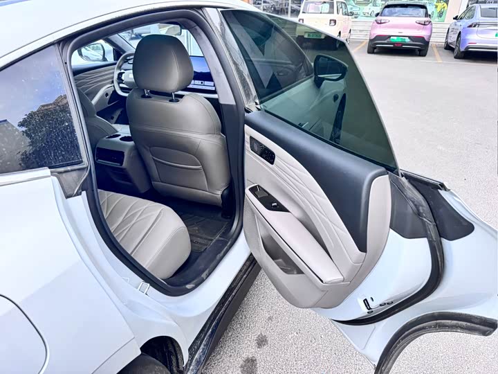 Geely Galaxy Starshine 8 EM-i, 2025 — фото 7 из 9