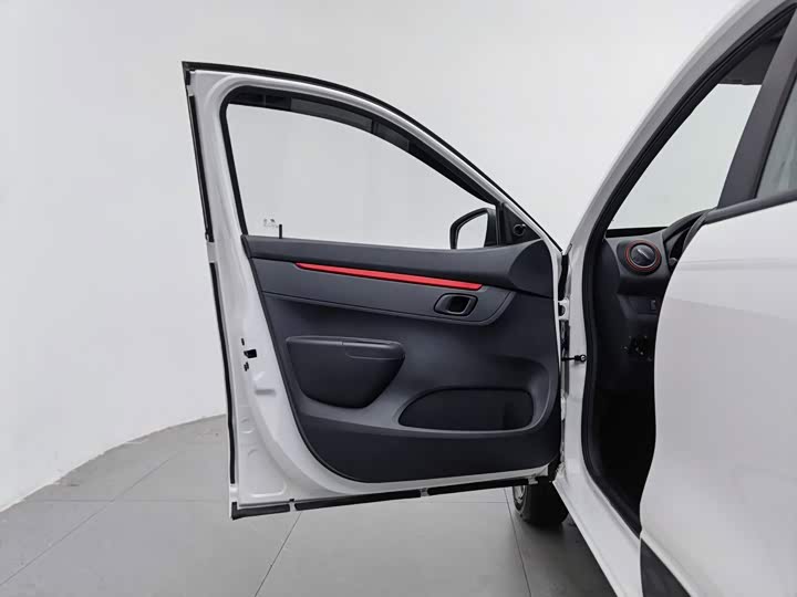 Dongfeng Yipai Nano EX1, 2024 — фото 8 из 9