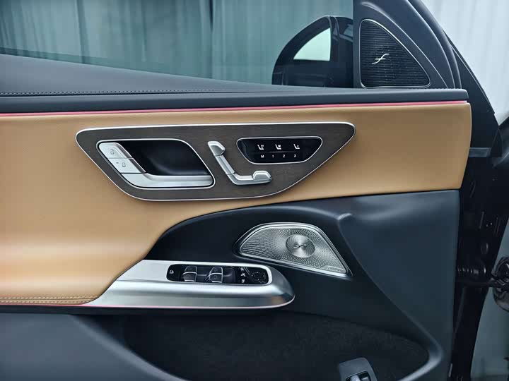 Mercedes-Benz E-Class, 2024 — фото 7 из 9