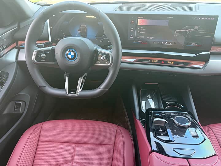 BMW i5, 2025 — фото 8 из 9