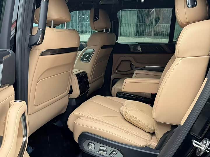 BYD FangChengBao Leopard 8, 2024 — фото 6 из 9