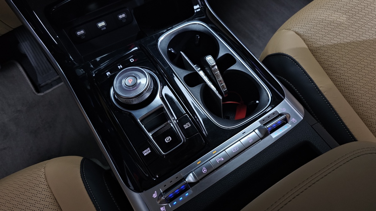 Kia Carnival, 2023 — фото 9 из 12