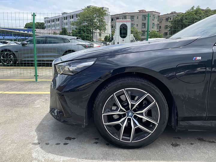 BMW i5, 2024 — фото 6 из 9