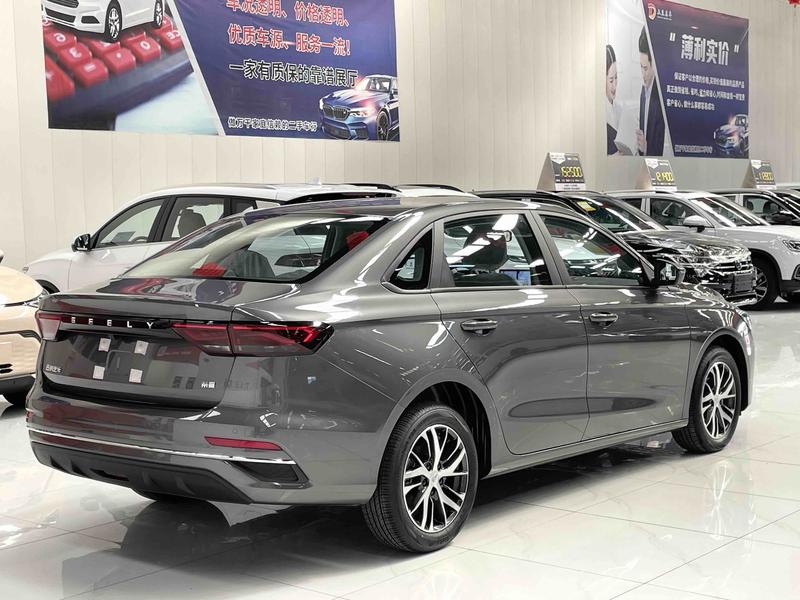 Geely Emgrand, 2025 — фото 6 из 12