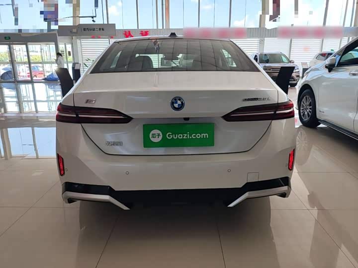 BMW i5, 2025 — фото 6 из 9