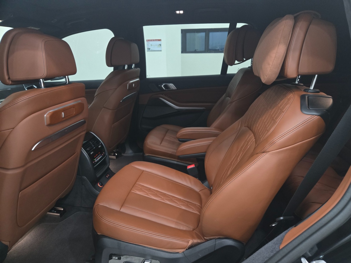 BMW X7, 2025 — фото 9 из 12