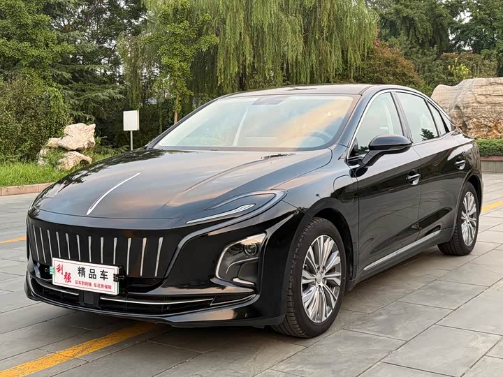 Hongqi E-QM5, 2023 — купить в Кирове под ключ