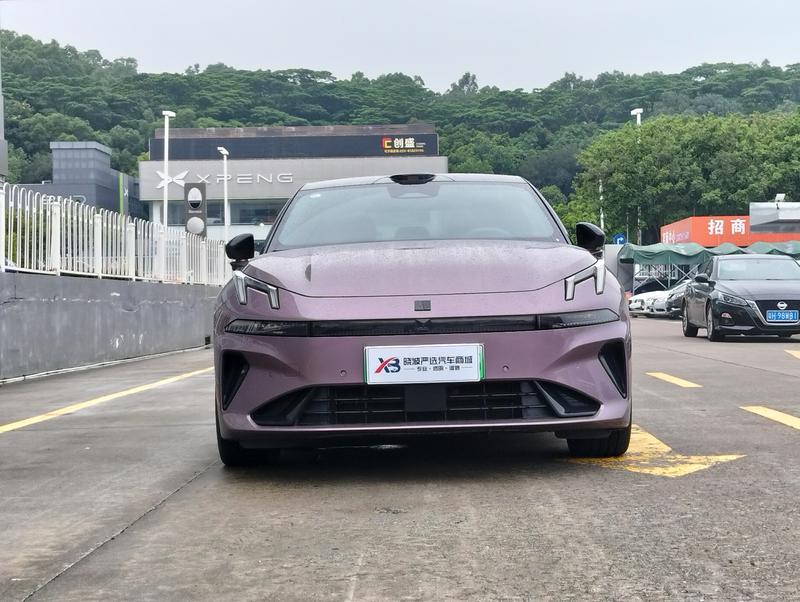 Lynk & Co 07 EM-P Hybrid, 2025 — фото 2 из 12
