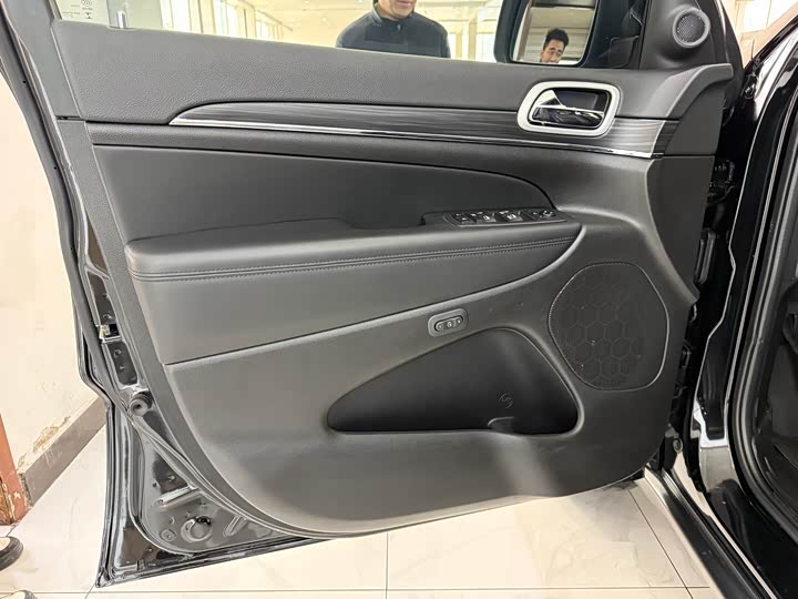 Jeep Grand Cherokee, 2022 — фото 4 из 9