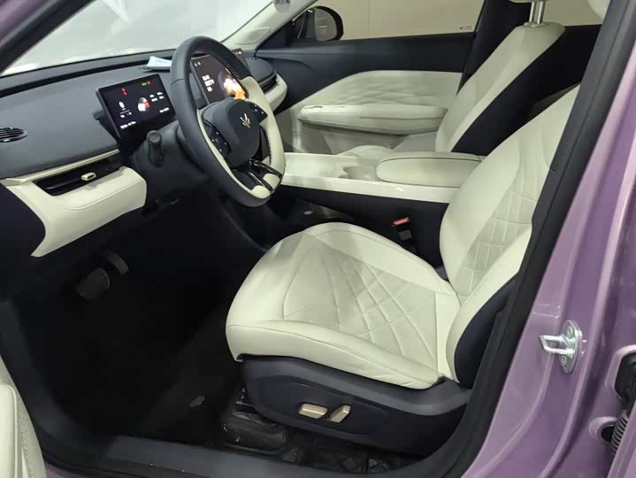 BAIC Arcfox T1, 2025 — фото 9 из 9