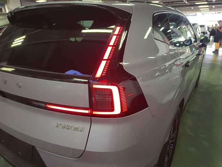 Volvo XC70 Hybrid, 2025 — фото 8 из 9