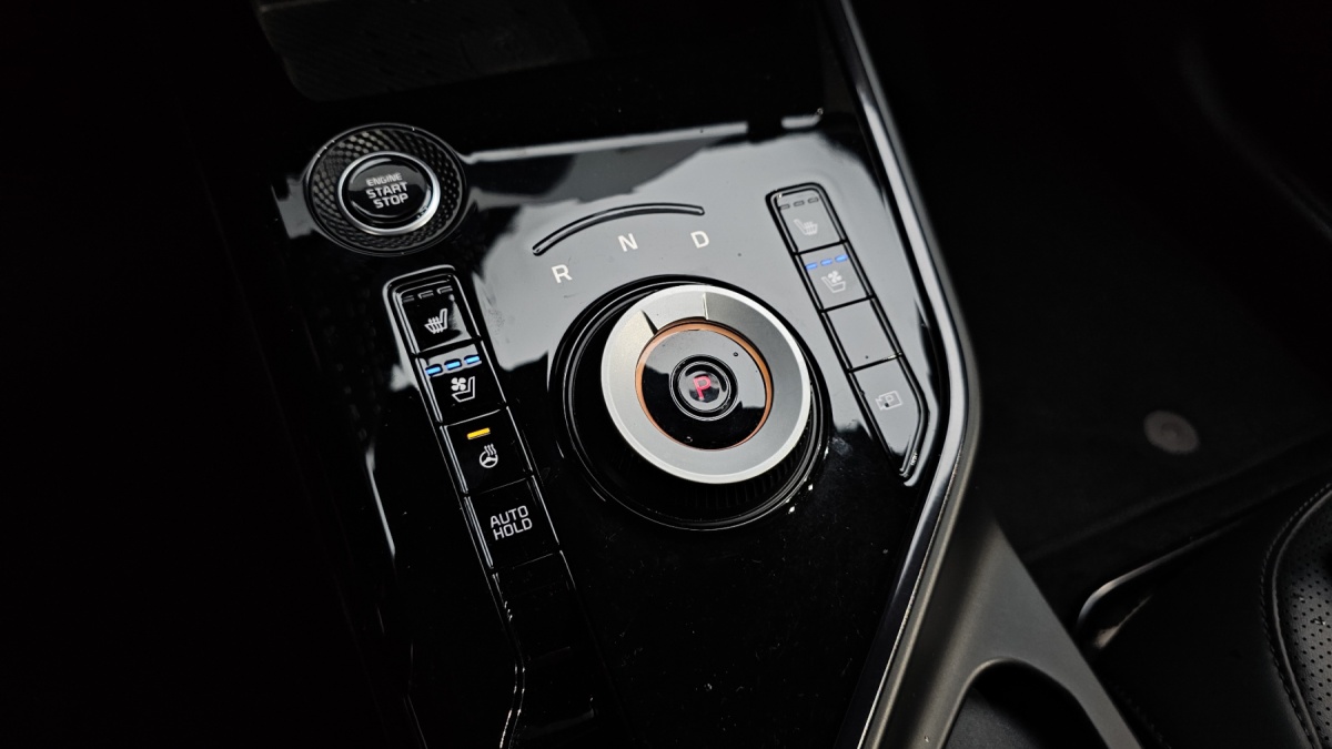 Kia Niro, 2023 — фото 9 из 12