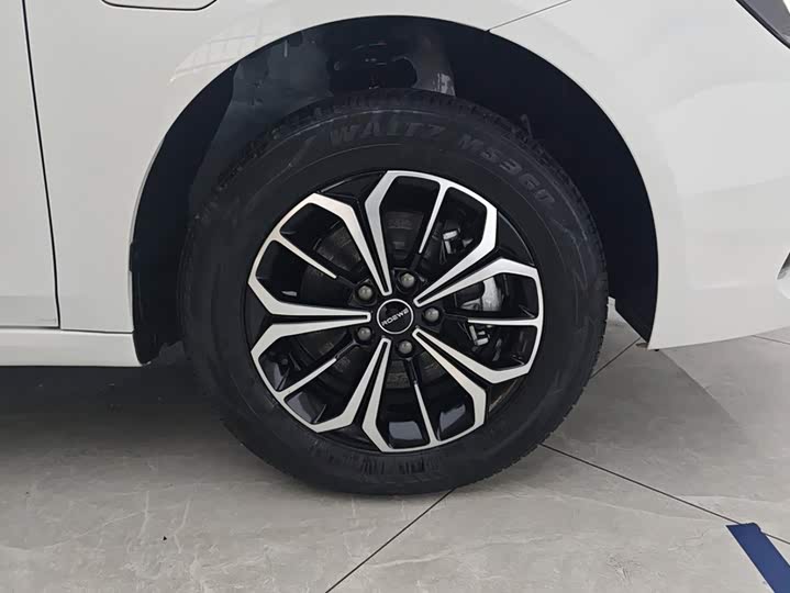 Roewe i6 Max EV, 2025 — фото 6 из 9