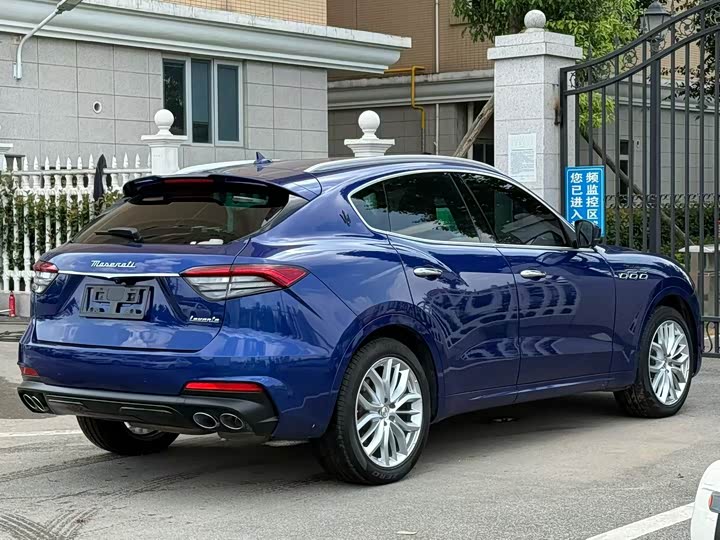 Maserati Levante, 2022 — фото 9 из 9