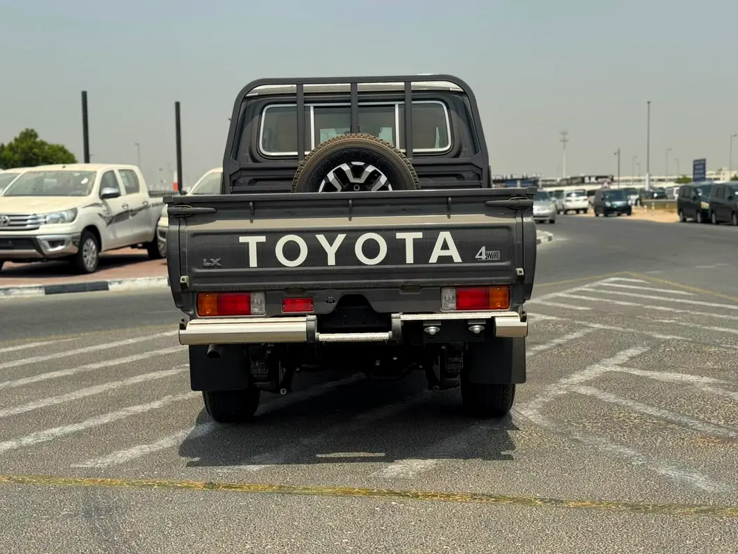 Toyota Land Cruiser 70 Series, 2026 — фото 4 из 10