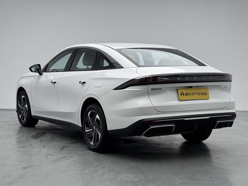 Geely Galaxy L6, 2023 — фото 5 из 12