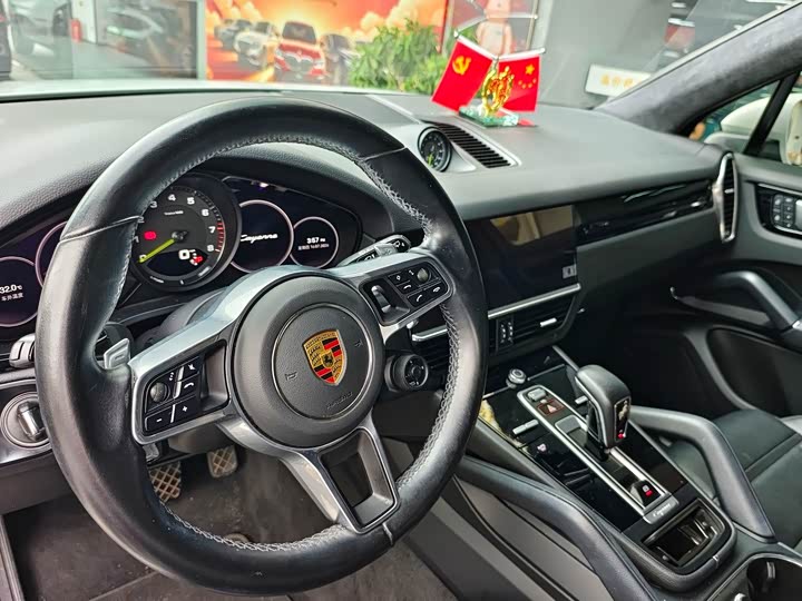 Porsche Cayenne Hybrid, 2022 — фото 4 из 9
