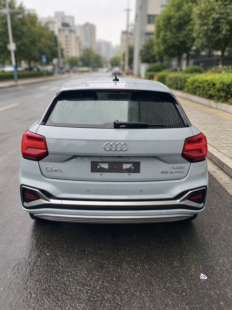 Audi Q2L e-tron, 2022 — фото 5 из 11