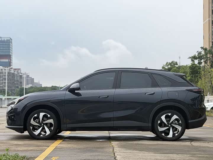 BAIC Arcfox Alpha T5, 2025 — фото 5 из 9