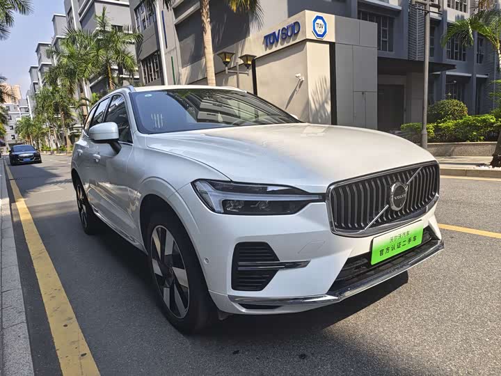 Volvo XC60 Hybrid, 2023 — фото 3 из 9