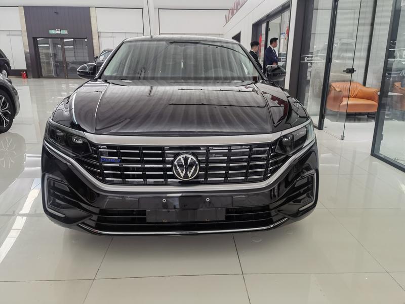 Volkswagen Passat Hybrid, 2021 — фото 2 из 12