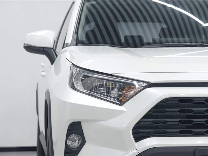 Toyota RAV4, 2022 — фото 4 из 9
