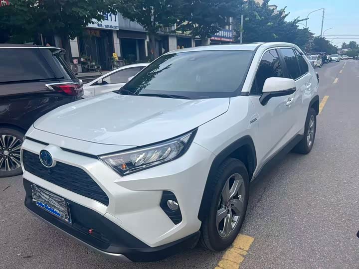 Toyota RAV4 Hybrid, 2022 — купить в Самаре под ключ