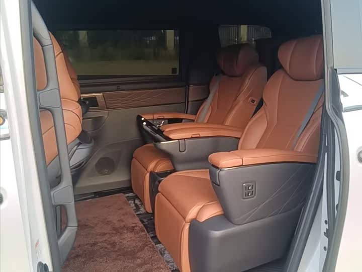 Toyota Vellfire, 2025 — фото 6 из 7