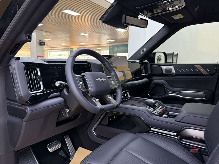 BYD FangChengBao Leopard 8, 2025 — фото 5 из 9