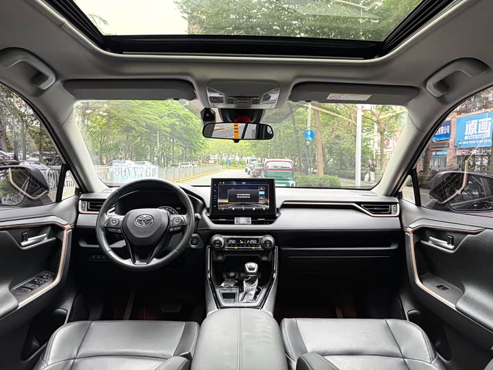 Toyota Wildlander, 2022 — фото 8 из 9