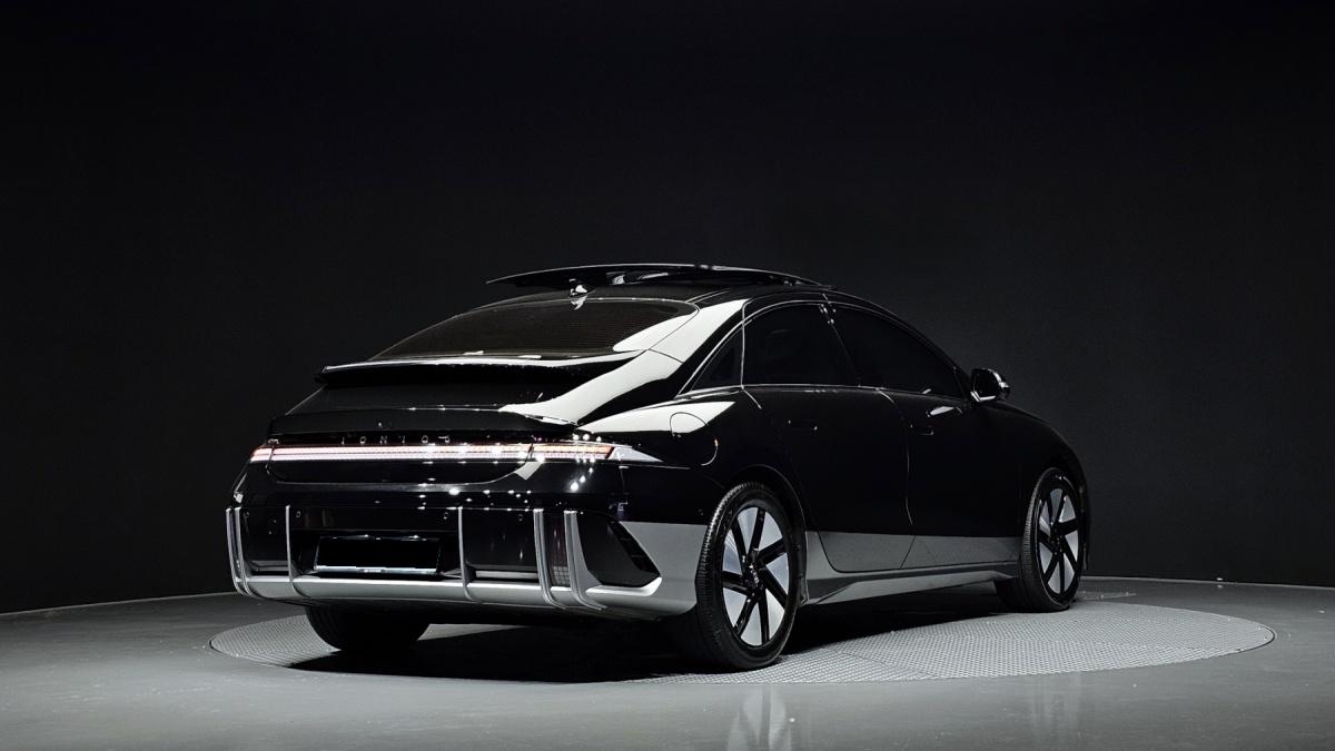 Hyundai Ioniq 6, 2023 — фото 2 из 12