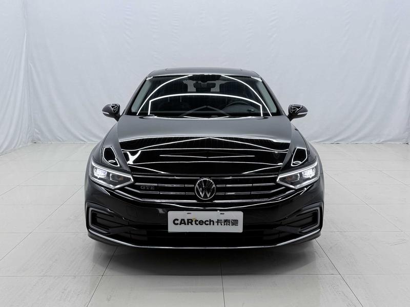 Volkswagen Magotan GTE Hybrid, 2023 — фото 2 из 9